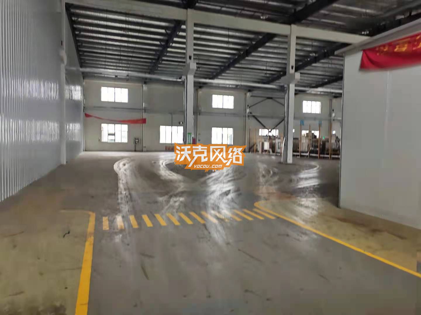 出租吴江城南批发市场旁单层厂房1055平方