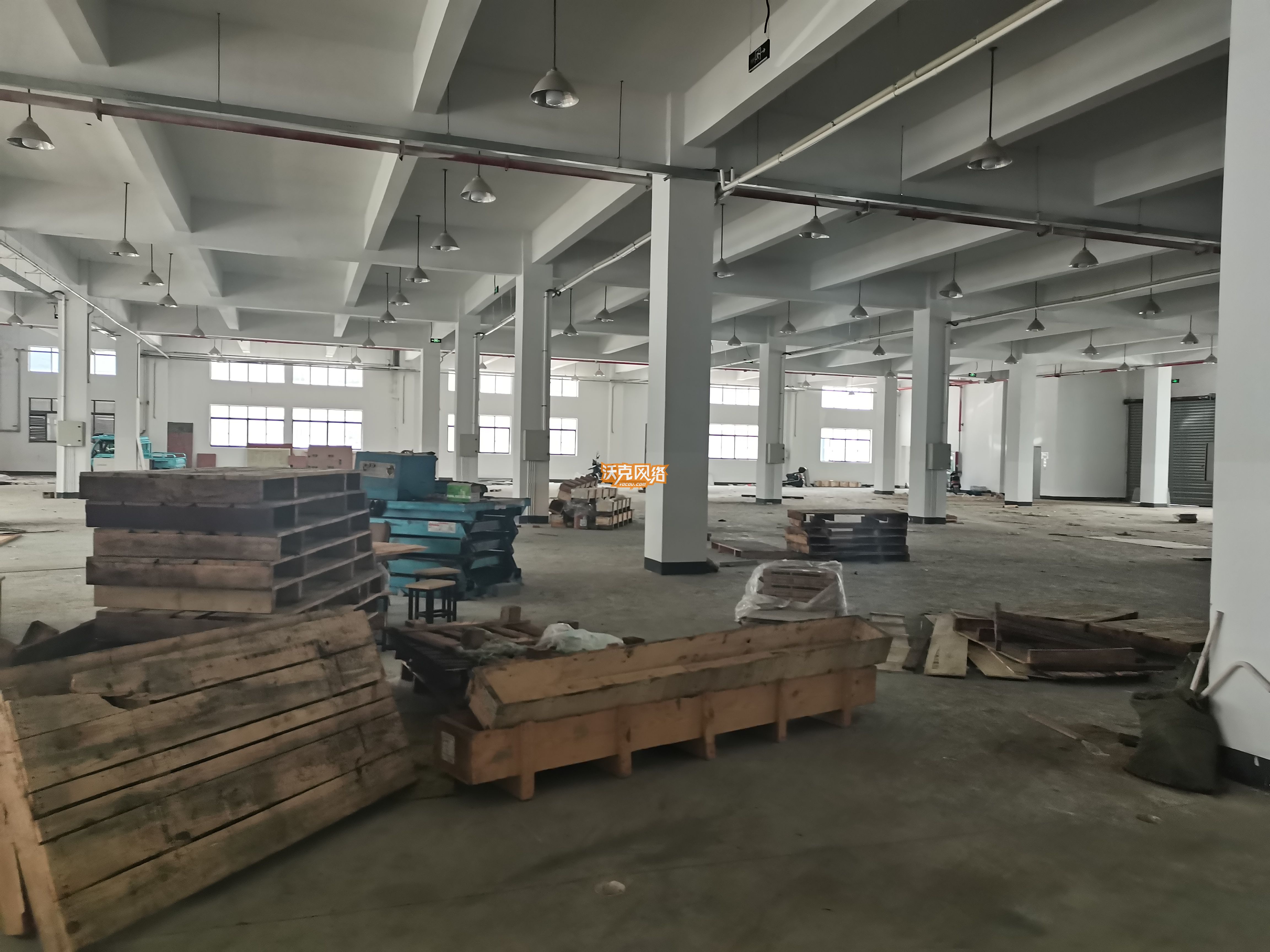 吴江经济开发区一楼2400平米全新标准厂房出租